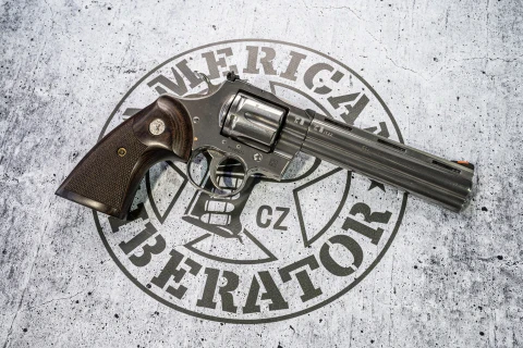 COLT PYTHON 6" revolver